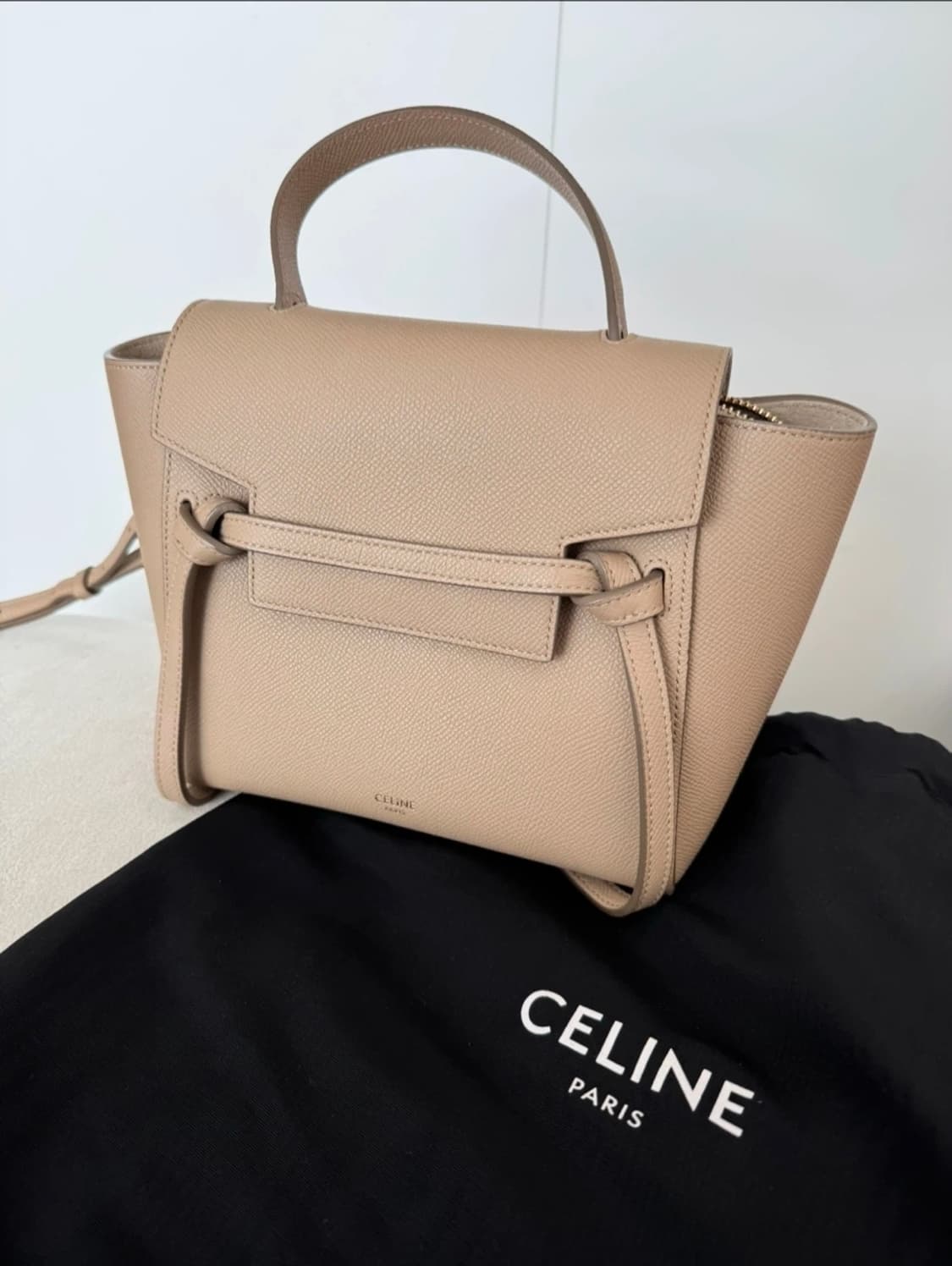 셀린느 벨트백 나노 라이트토프 상품이미지2