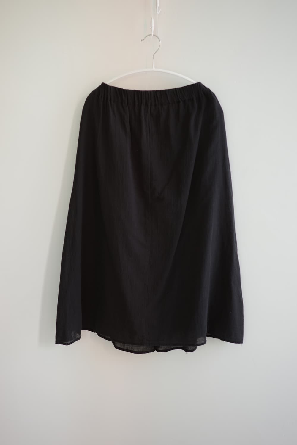 earth music • 블랙 아사 코튼 셔링 롱 스커트 상품이미지8