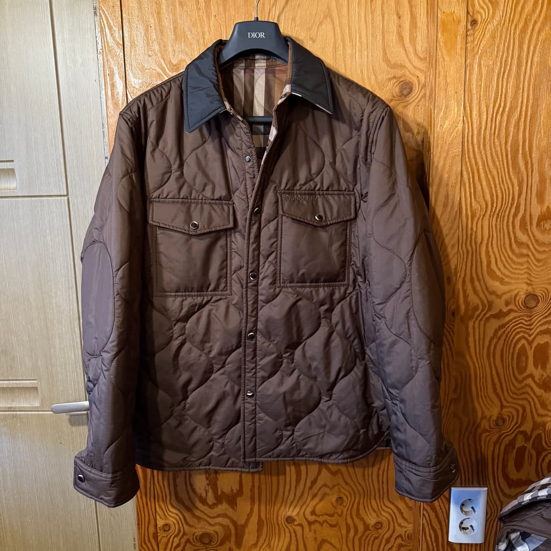 버버리 24 F/w 리버서블 퀼팅 패딩 자켓  상품이미지3