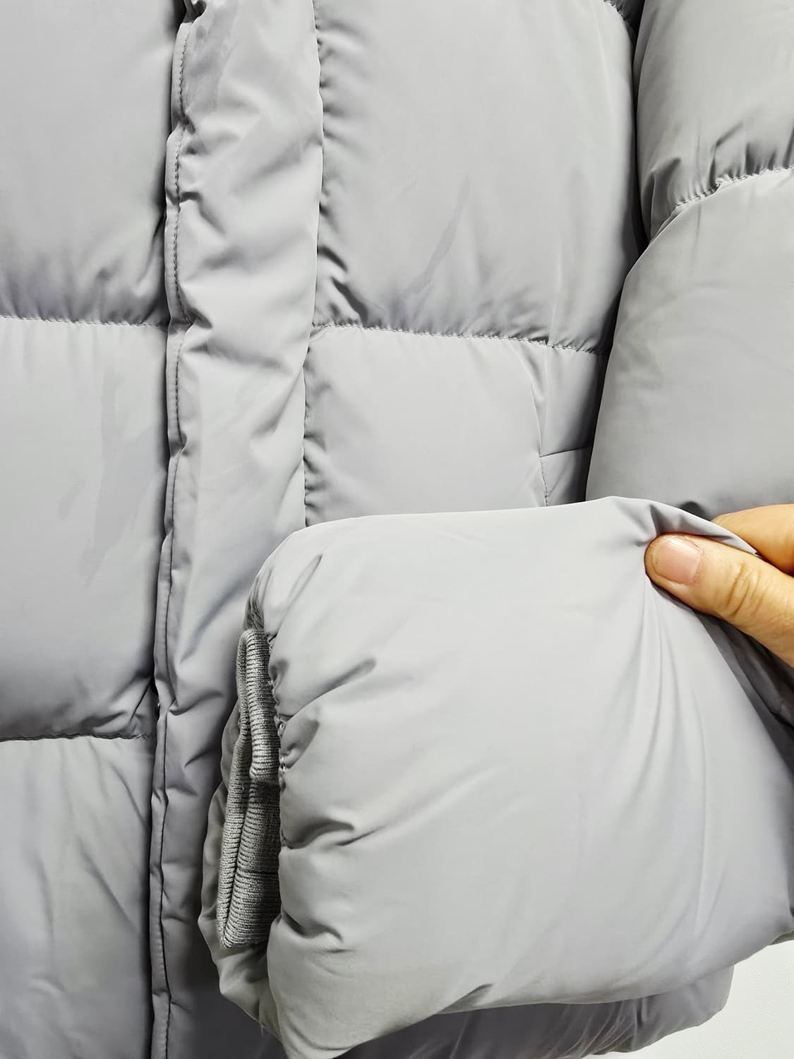 무신사스탠다드 프리미엄 구스패딩 점퍼 회색 상품이미지3