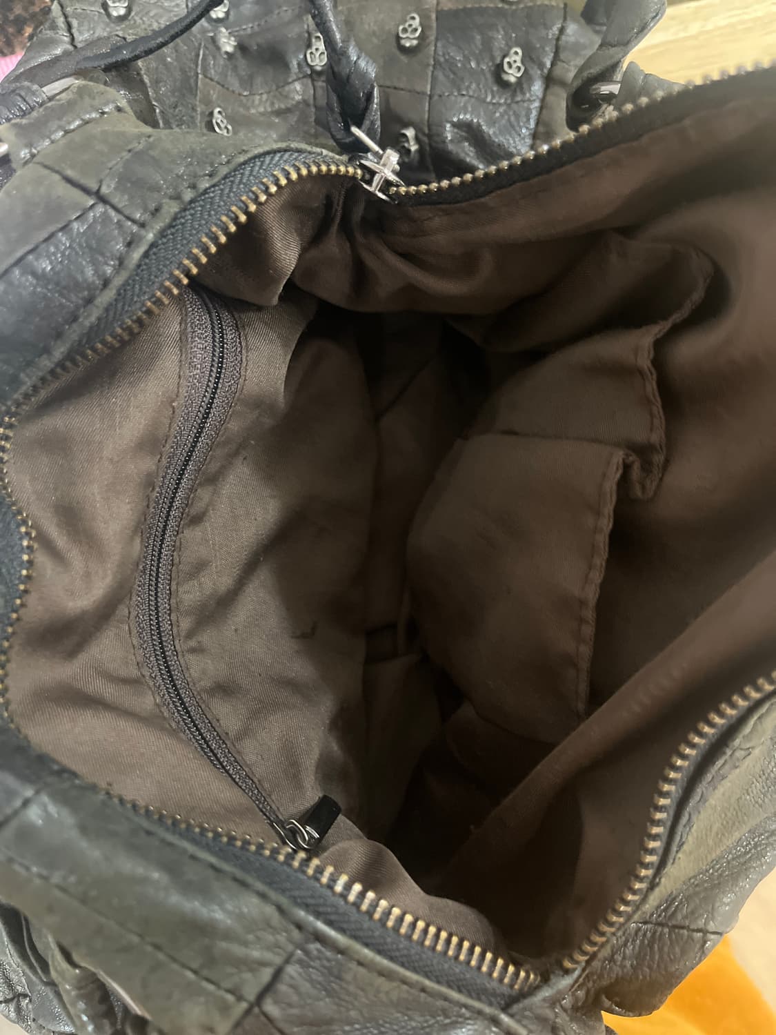 펑크 해골장식 가죽가방 상품이미지5