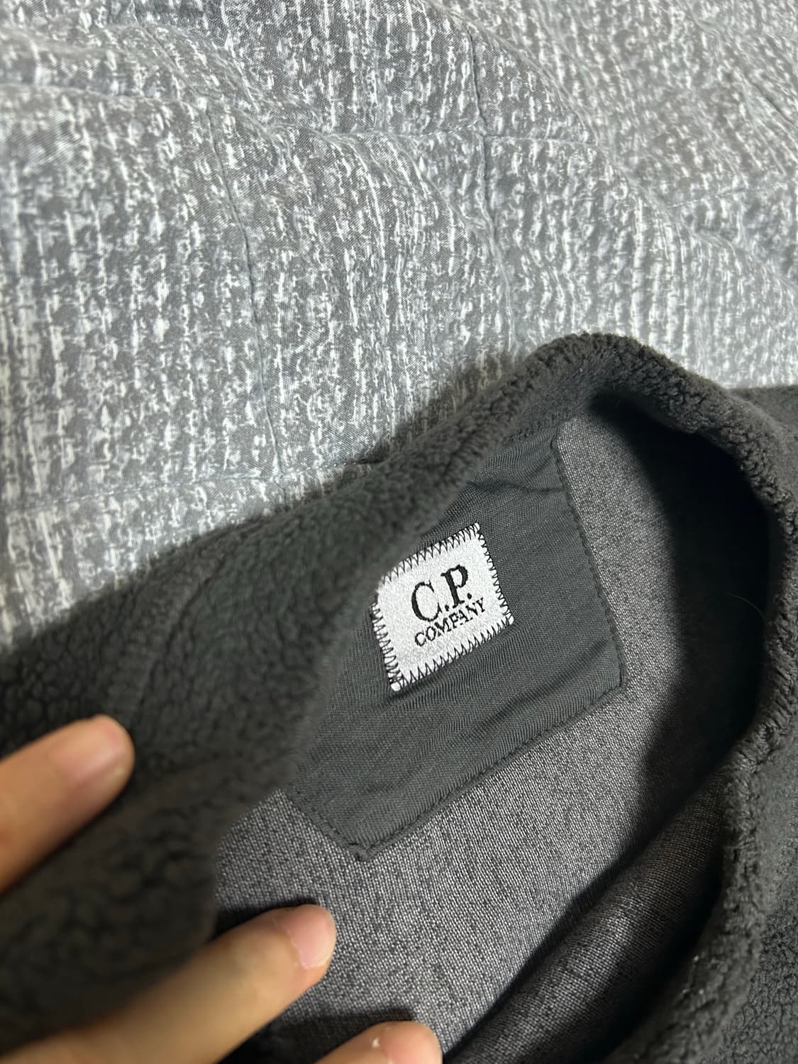 cp company 플리스 맨투맨 XL(105)팝니다.  상품이미지3