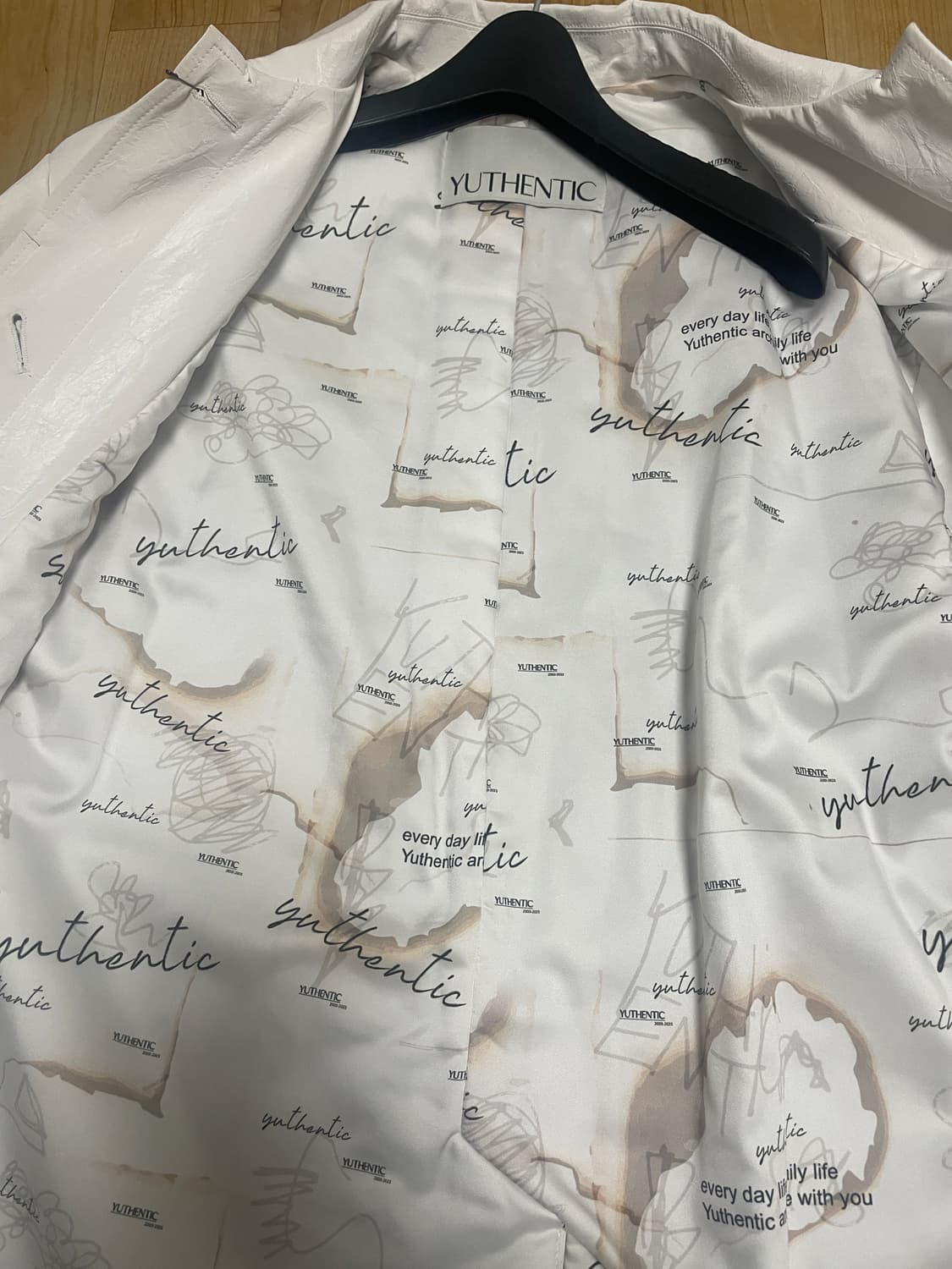 유센틱 레더 라이크 코트형 패딩 화이트 01 상품이미지7