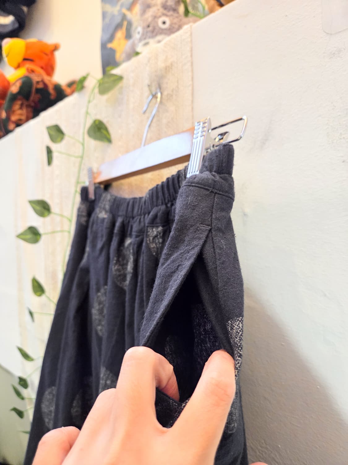 차콜 왕도트 롱스커트 상품이미지4