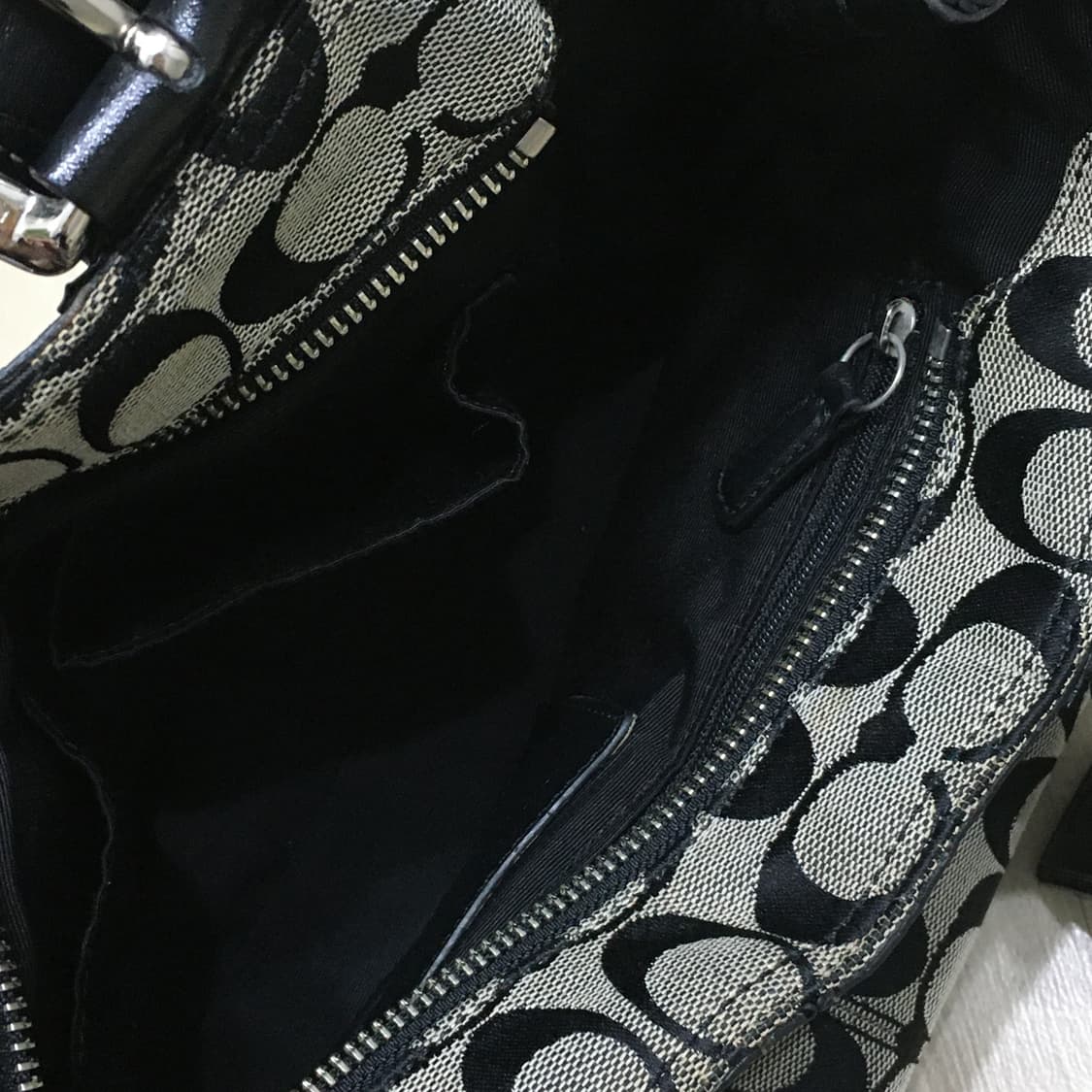 코치 블랙 시그니처 숄더백 상품이미지8