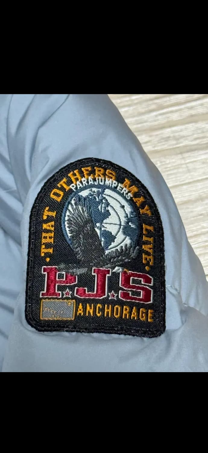 새제품급 파라점퍼스 우고 경량패딩 L사이즈 상품이미지2