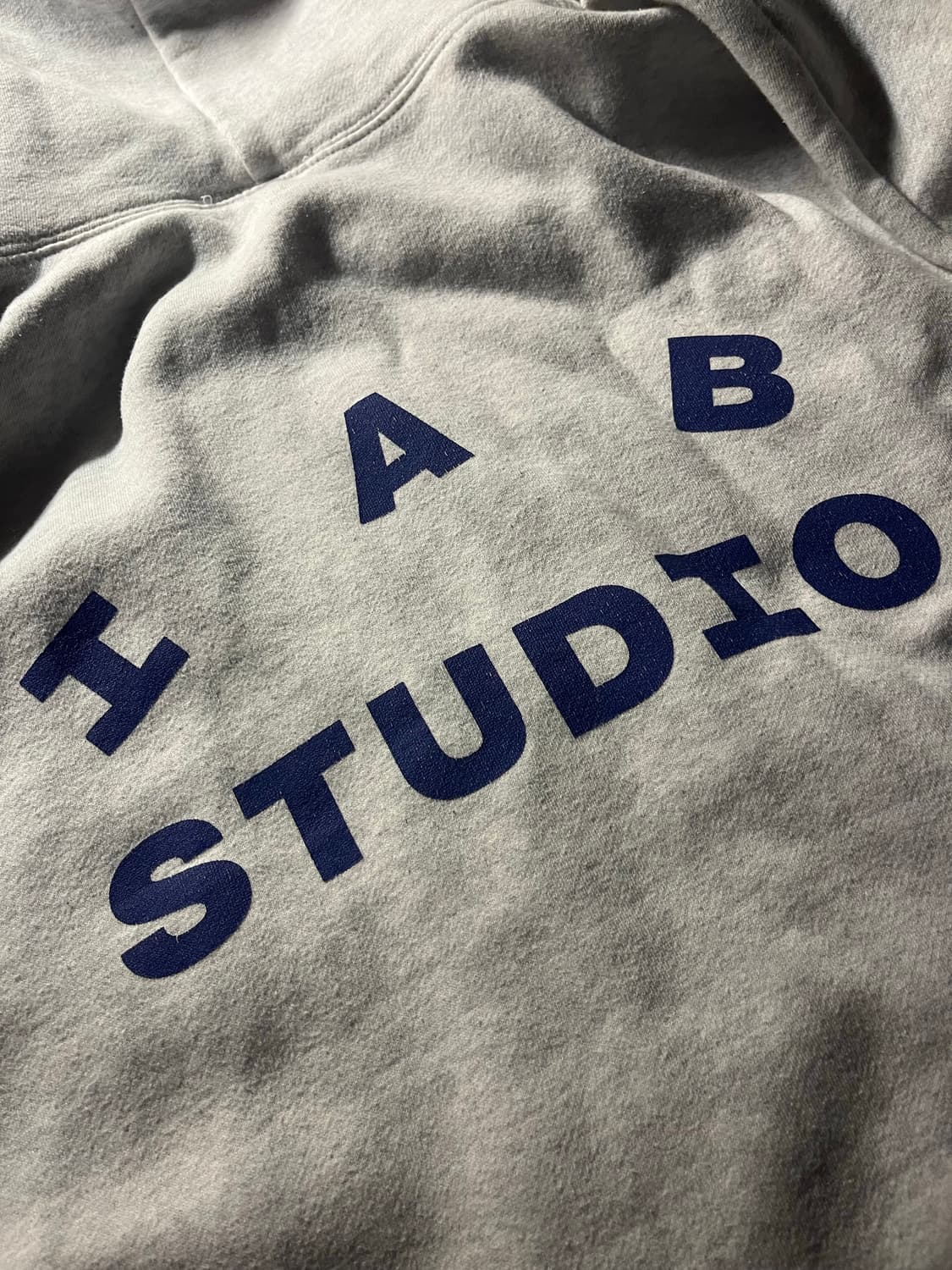 아이앱 스튜디오 후드티 상품이미지1