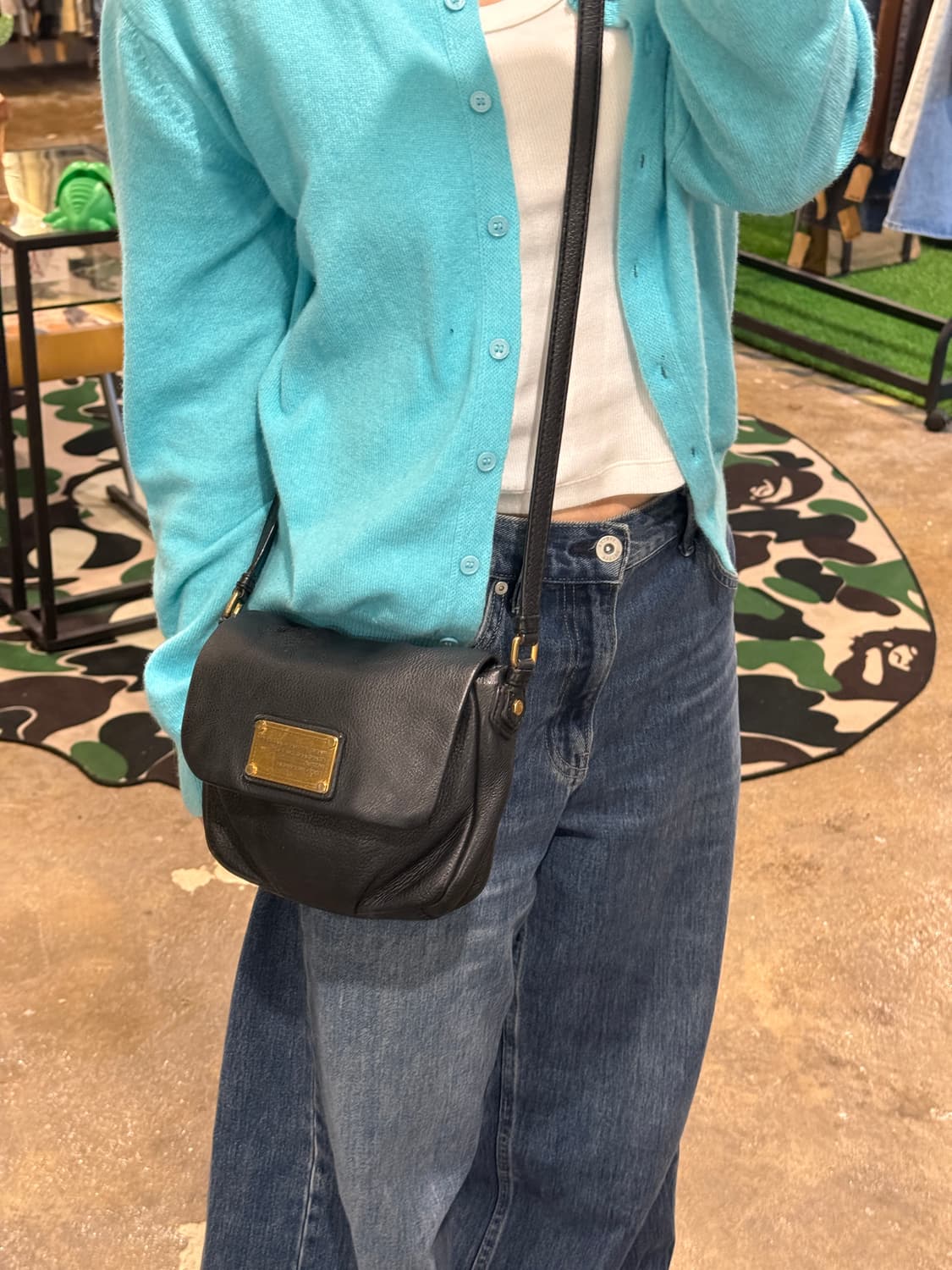 마크 제이콥스 클래식 Q 플랩 퍼시 미니 크로스백 상품이미지4