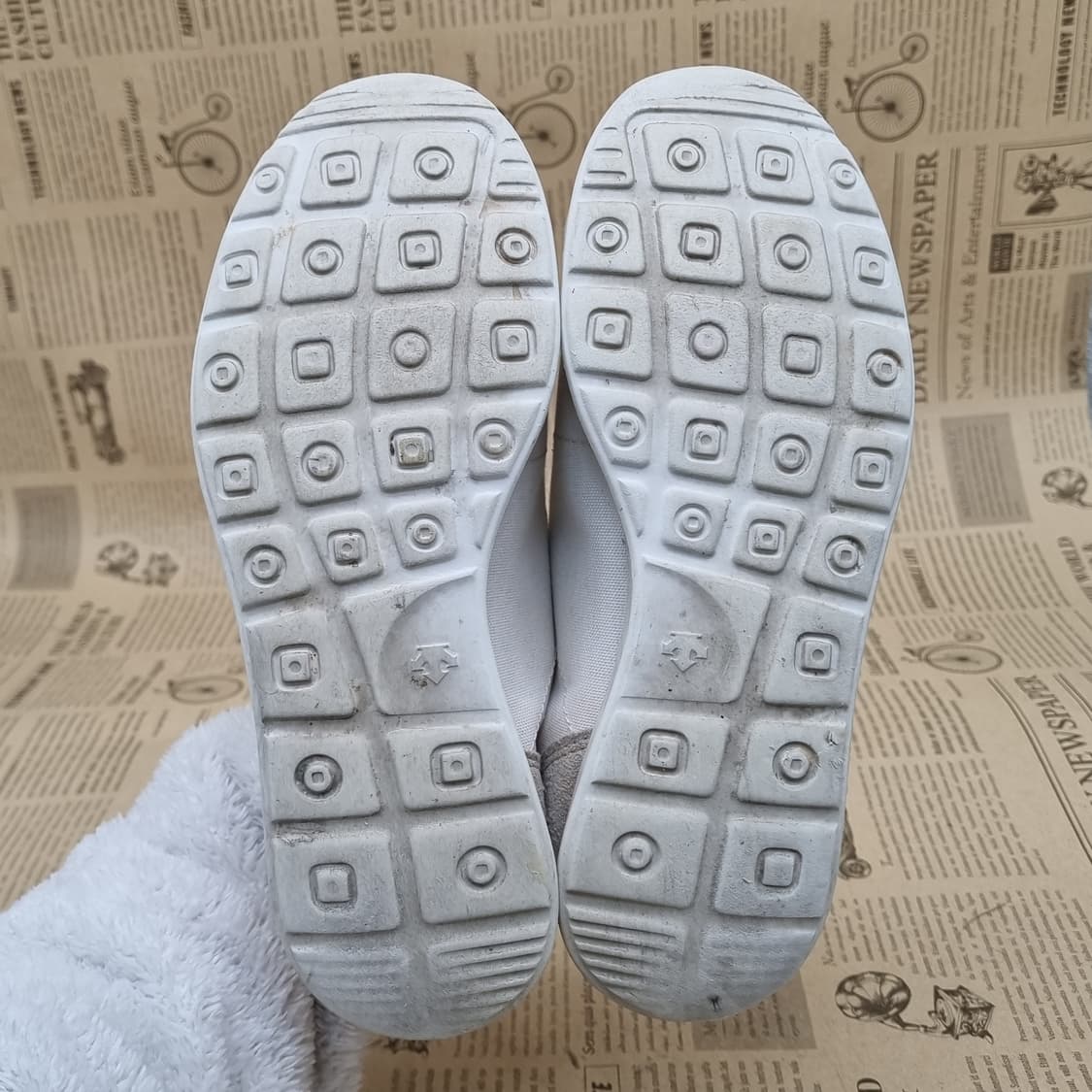 데상트 크론템포 여성운동화230 상품이미지3