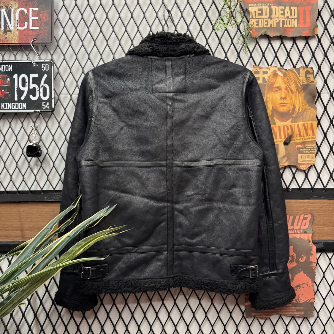 알파인더스트리 B-3 레더자켓 퍼카라 디테일 레귤러핏 블랙 상품이미지2