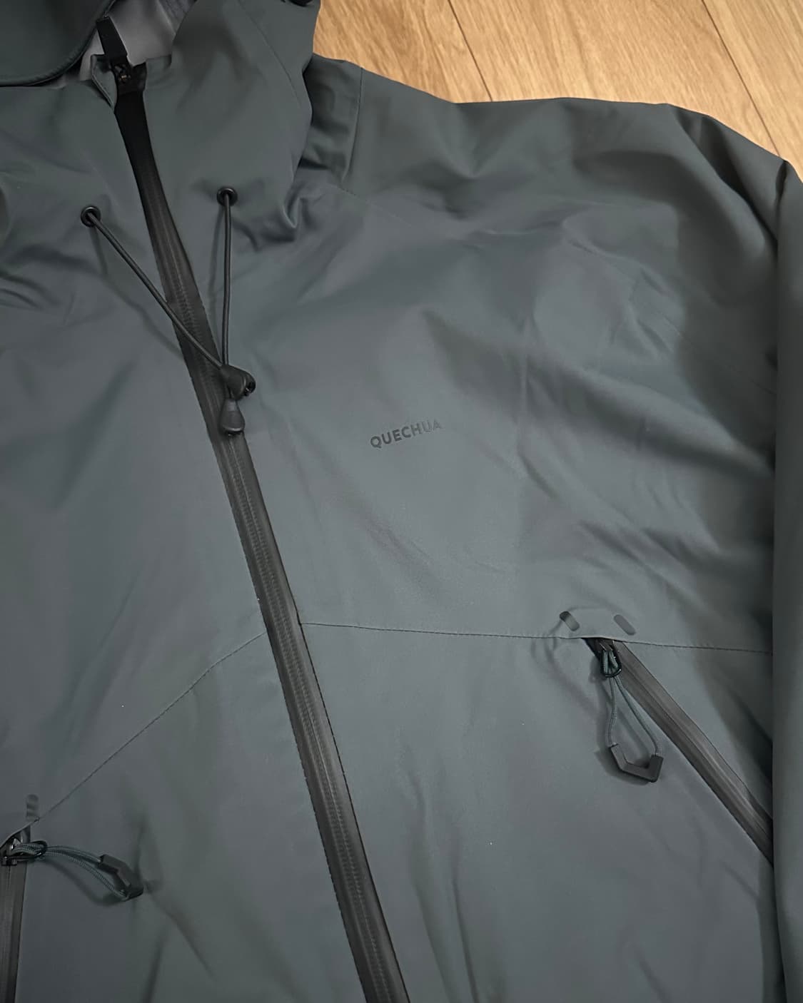 데카트론 퀘차 하이킹 경량 레인 자켓 MH500 스모크그린 L 상품이미지2