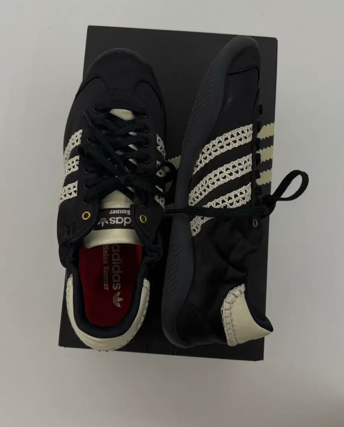 아디다스 웨일즈보너 웨일스보너 카린타 로 블랙 260 상품이미지5