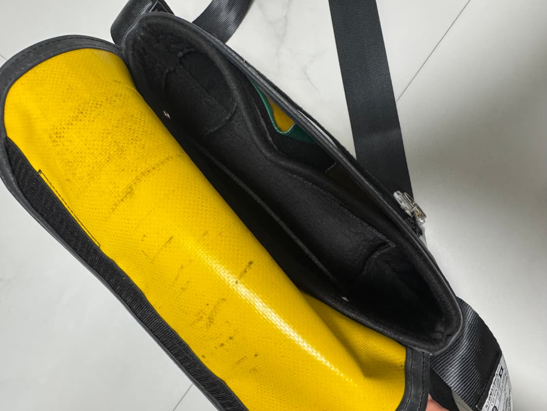 프라이탁 하파오 그린옐로우(파우치 포함) 상품이미지2