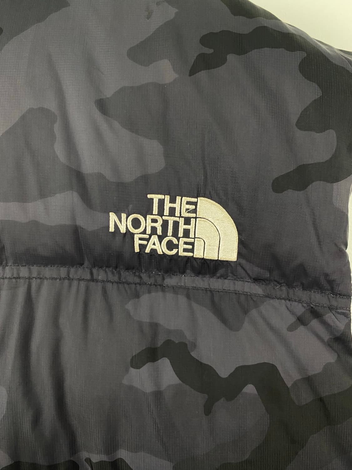 노스페이스 눕시 700 카모 조끼패딩 L 상품이미지5