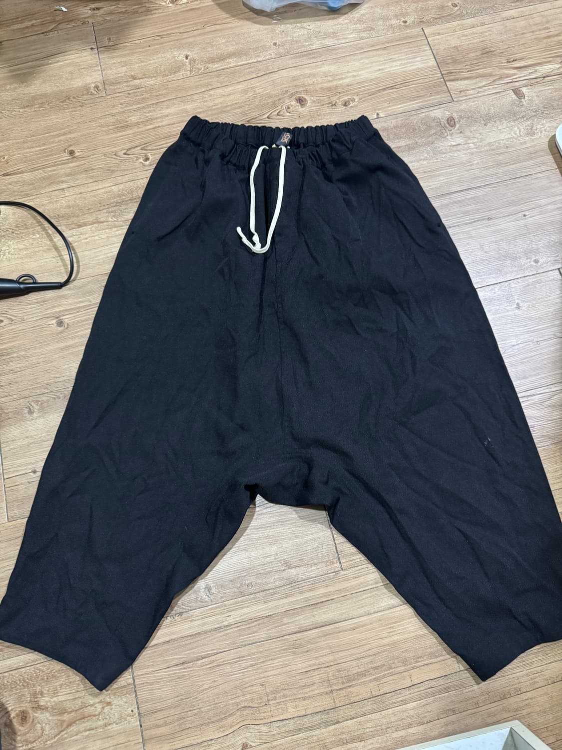 꼼데가르송 블랙 배기팬츠 상품이미지1