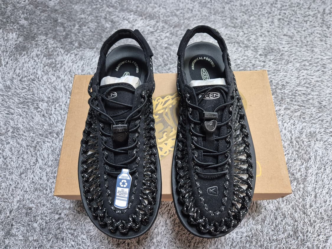 [새상품]KEEN 킨 유니크 샌들 270 상품이미지1