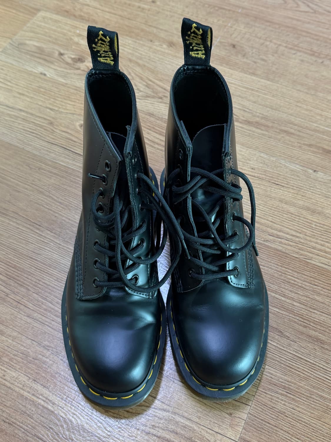 닥터마틴 1460 스무스 블랙 색상 워커 상품이미지1