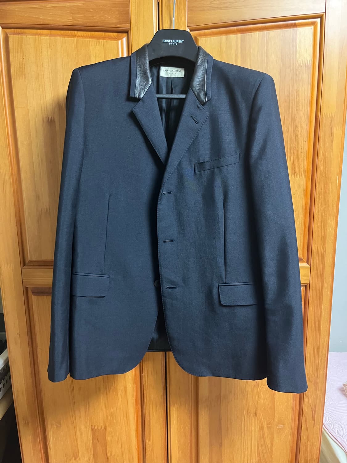 생로랑 에디슬리먼 레더 라펠 블레이저 상품이미지1