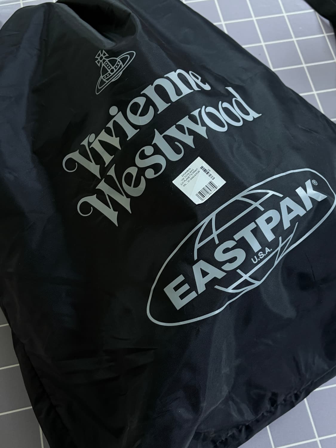 비비안 웨스트우드x이스트팩 토트백 여행가방 상품이미지1