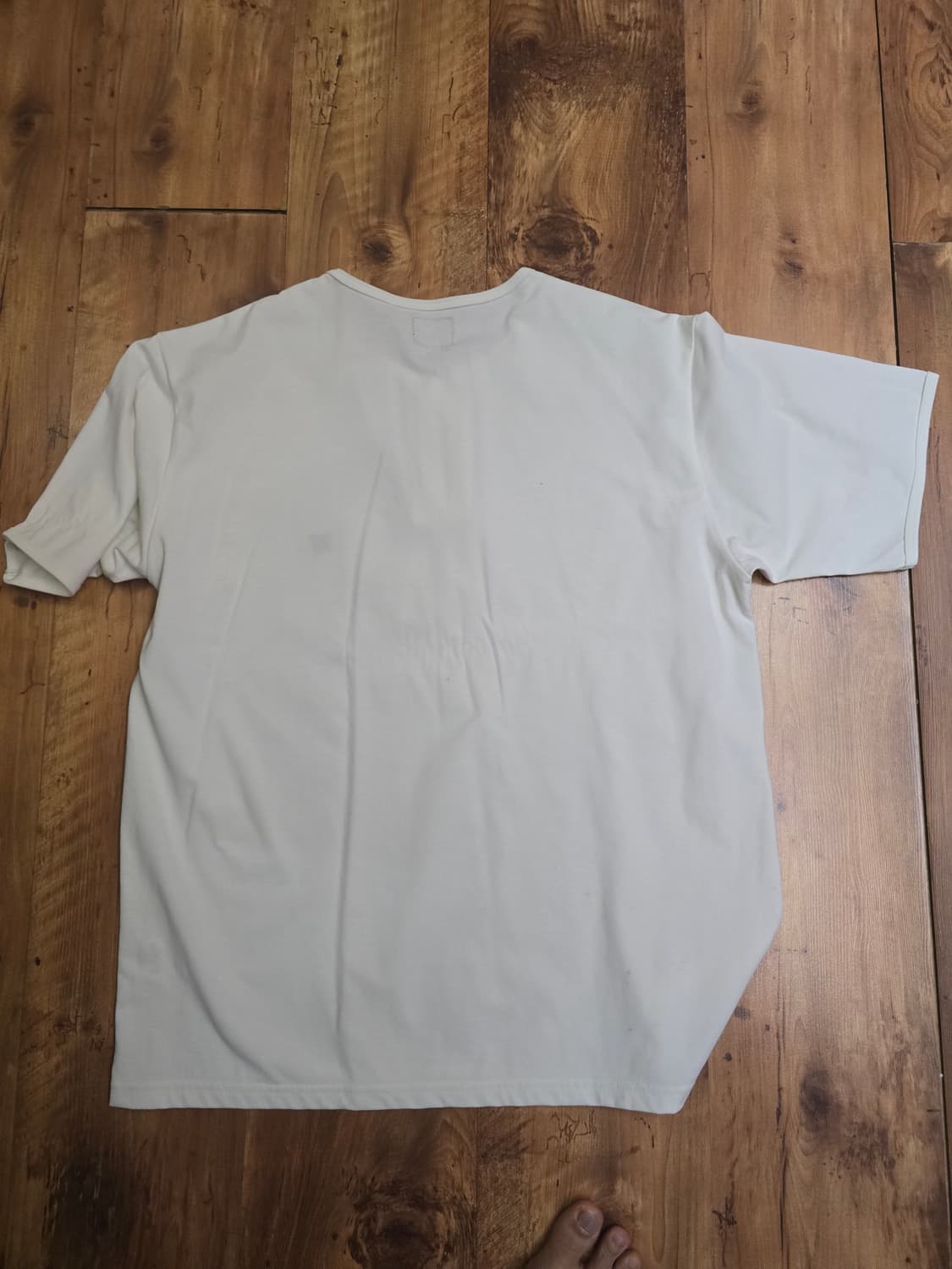 니들스  반팔 면티 판매합니다 상품이미지3