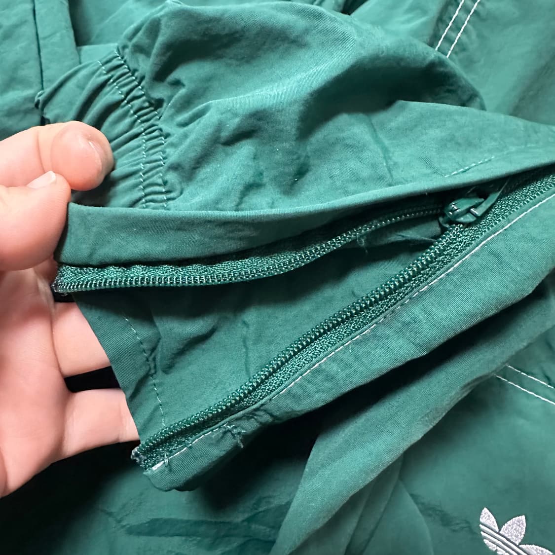 ✨ (바배) 아디다스 그린 우븐 트랙 팬츠 상품이미지3