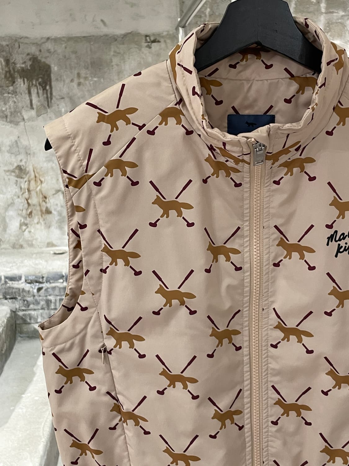 메종 키츠네 골프 베이지 폭스 패턴 폴리에스텔 베스트 상품이미지2