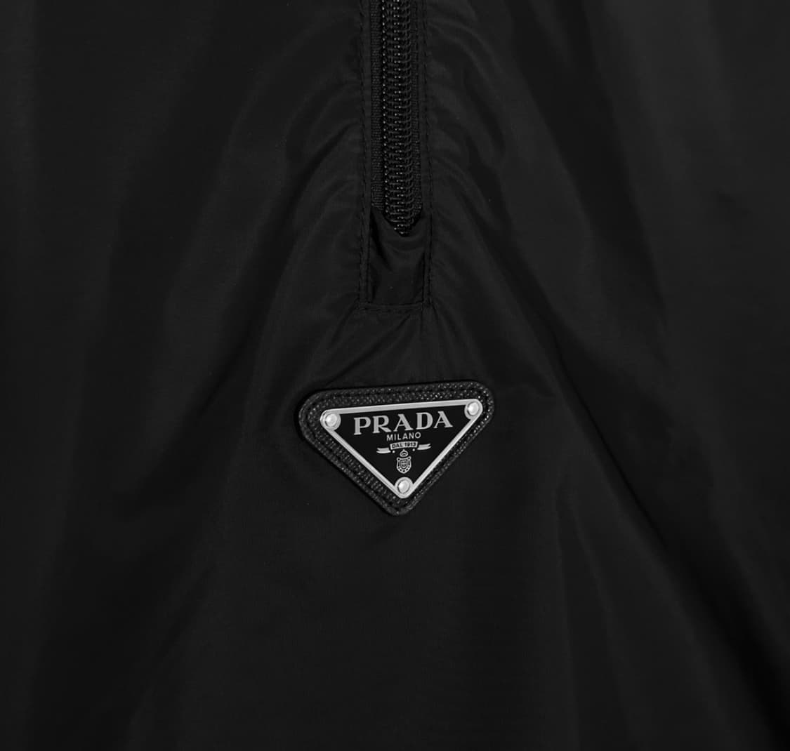 [XL] 프라다 남성 삼각로고 리나일론 반집업 하프 아노락 자켓 블랙 상품이미지3