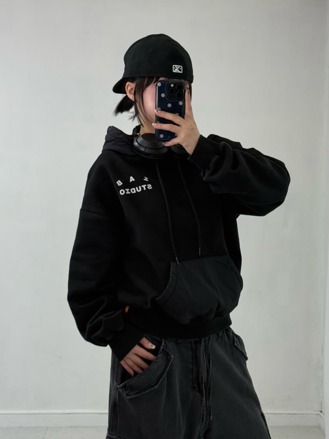 아이앱스튜디오 우븐 블랙 후드티 상품이미지1