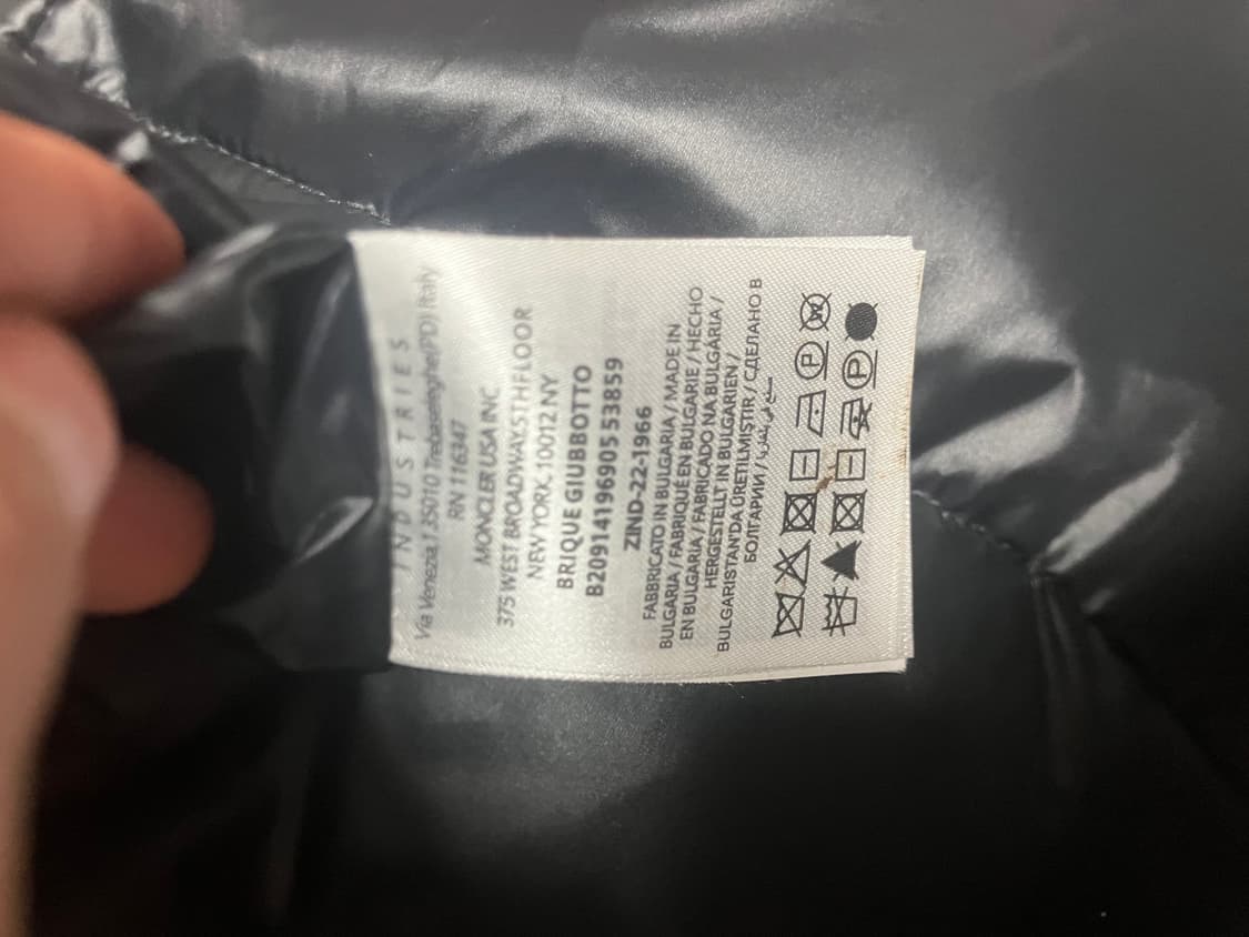 몽클레어 몽클레르 패딩 판매합니다 (급전필요합니다 얼른 연락주세요) 상품이미지5