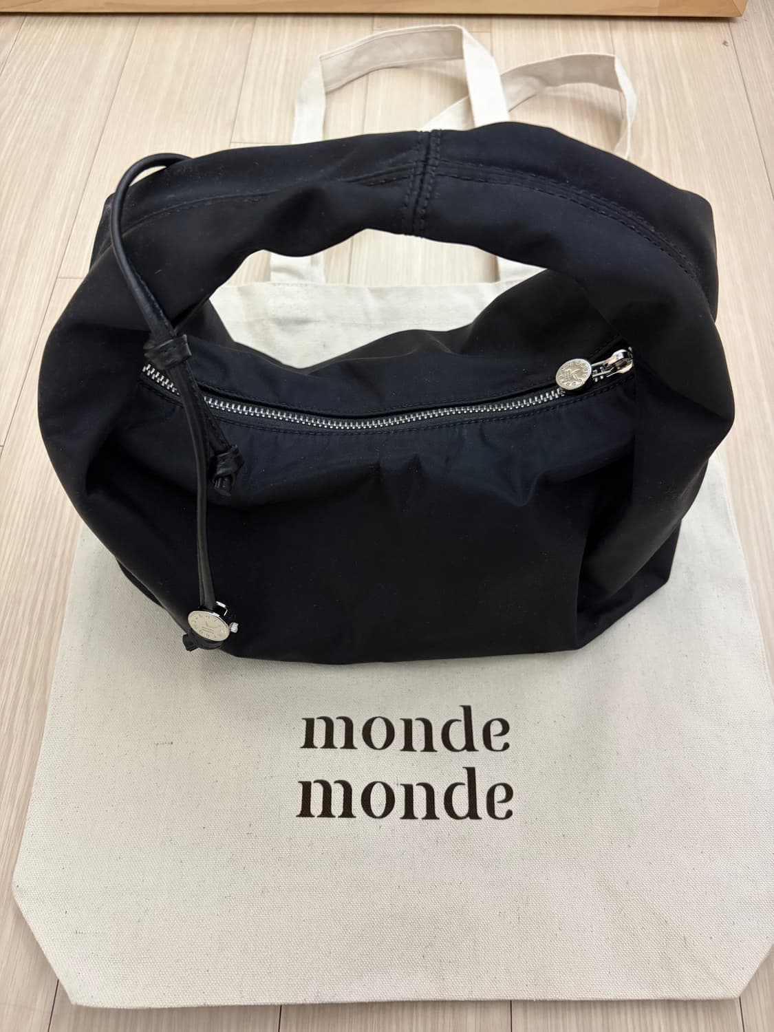 몽드몽드 Clock nylon tote bag Black 상품이미지1