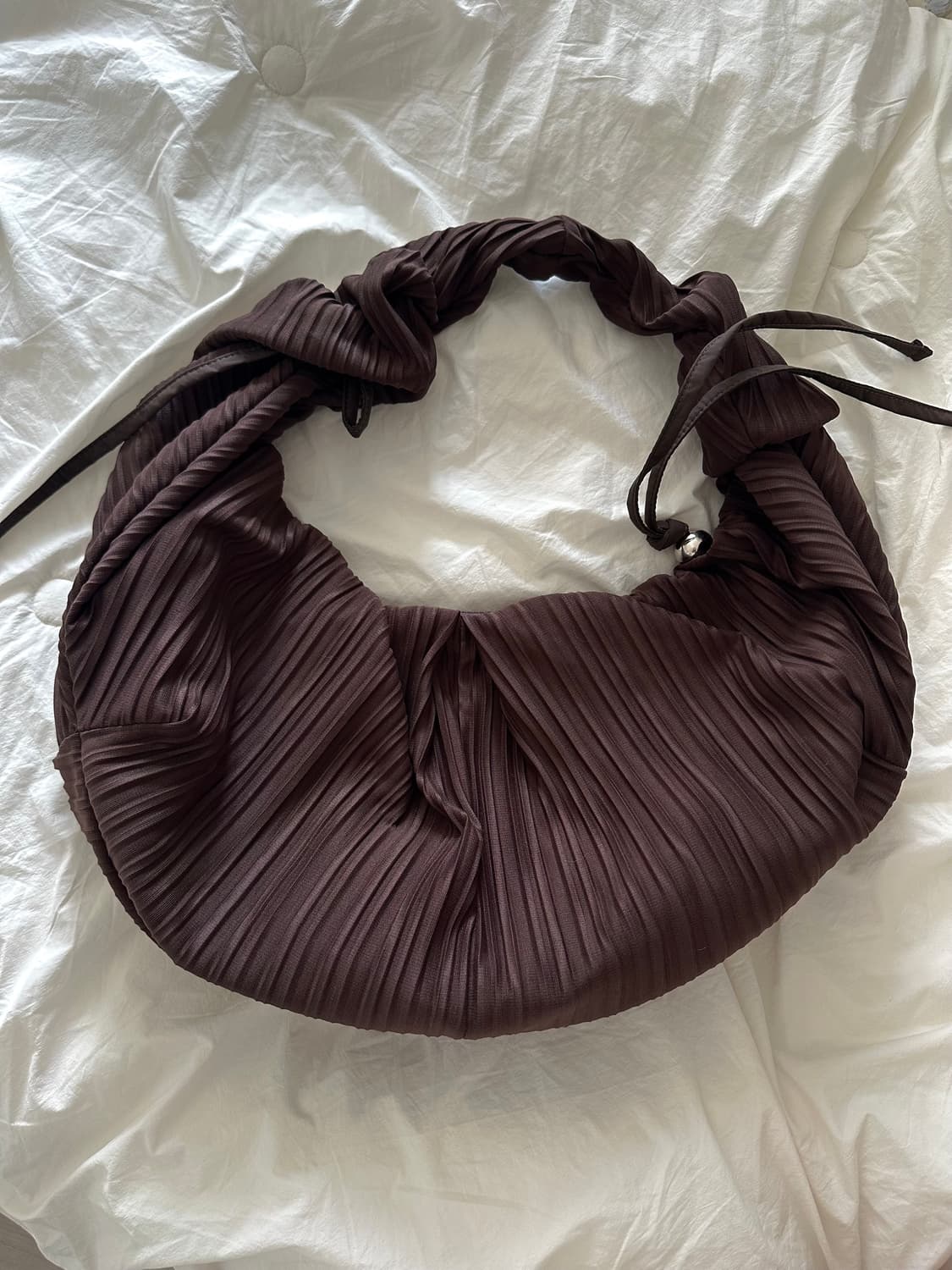 던팩토리 러비츠백 라지 브라운 플리츠백 상품이미지1