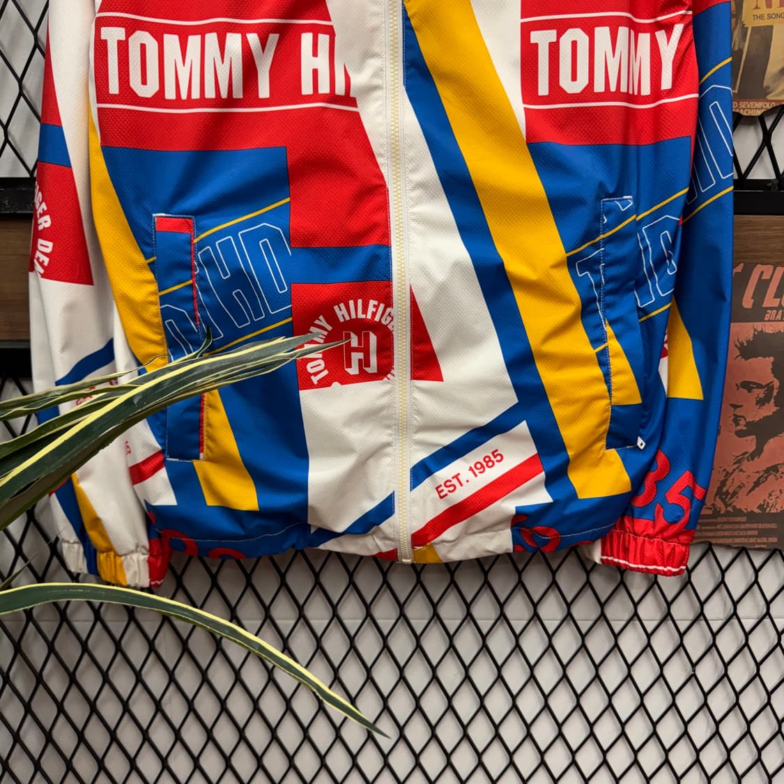 타미힐피거 데님 바람막이 레트로 그래픽 포인트 헤리티지 컬러 배색 상품이미지4