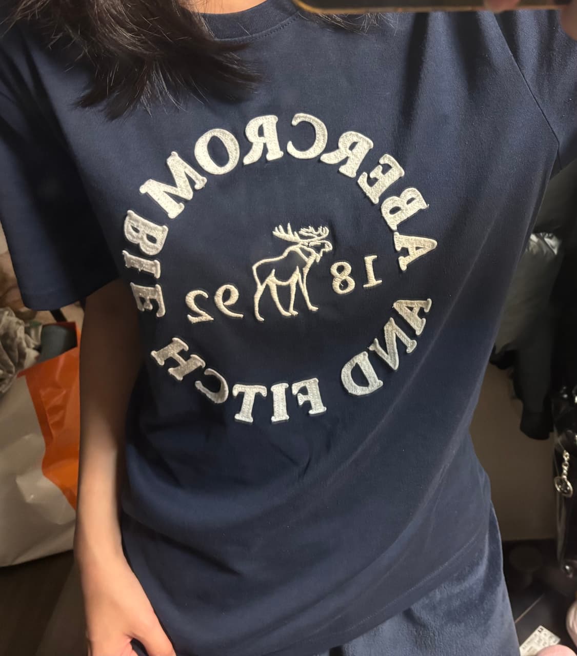 아베크롬비 네이비 반팔 M 상품이미지2