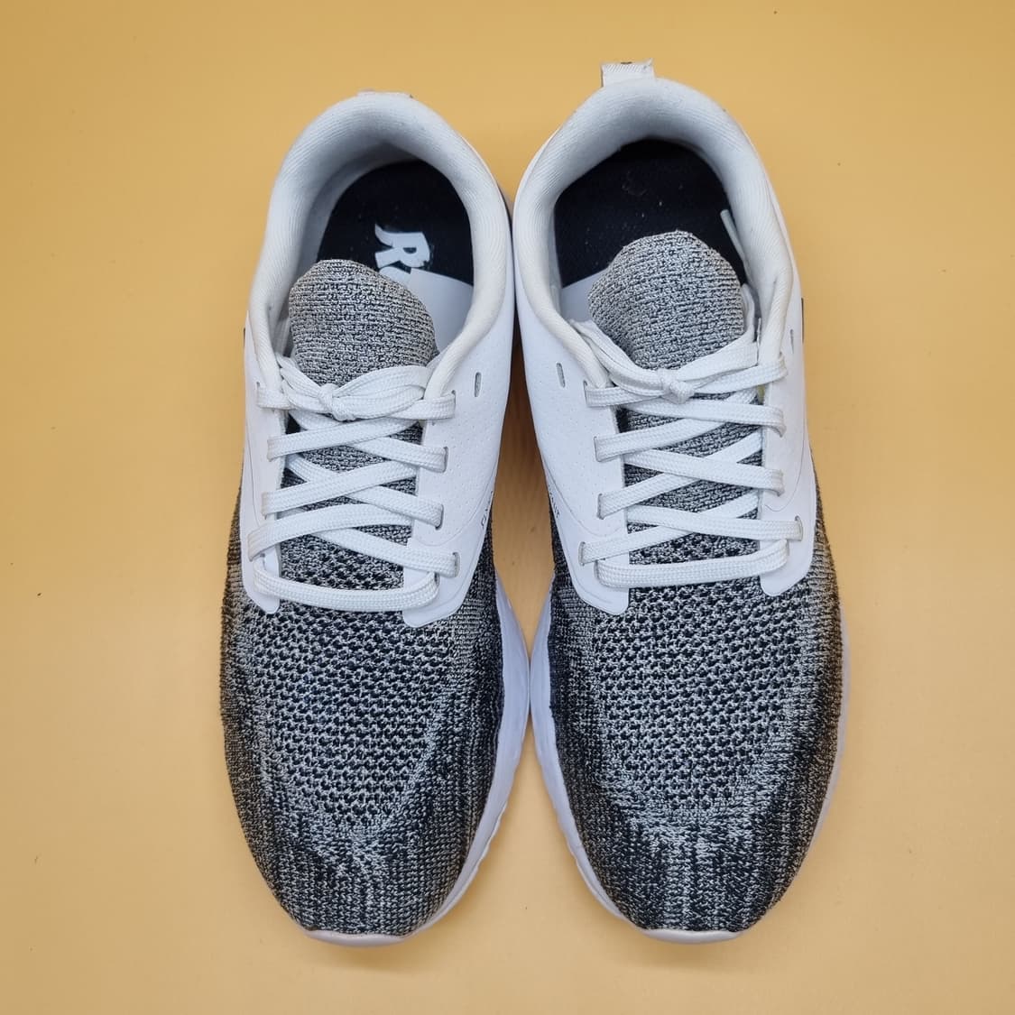 나이키 오딧세이 리액트2 플라이니트245. 상품이미지2