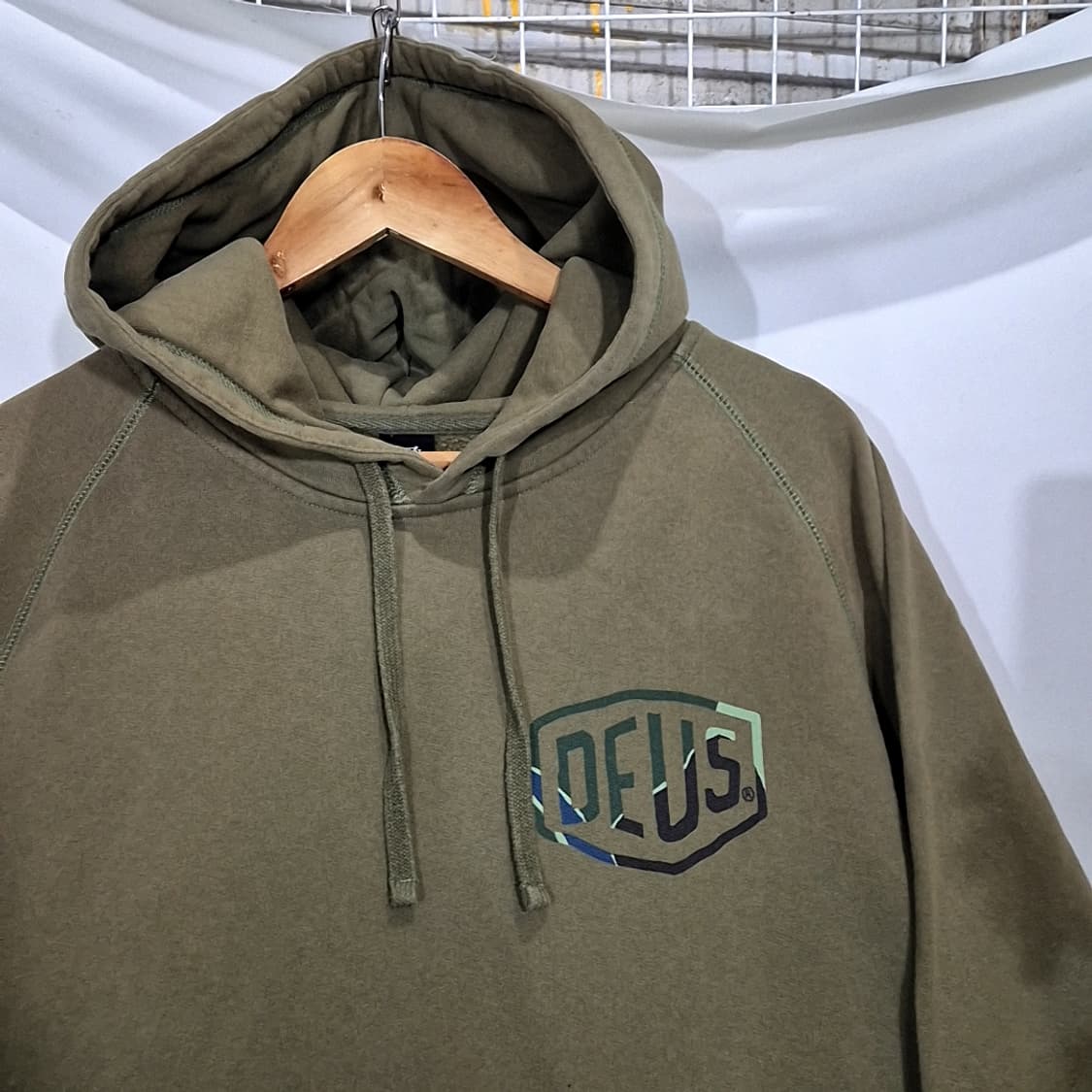 Deus 데우스 카모 로고 후드티 상품이미지3