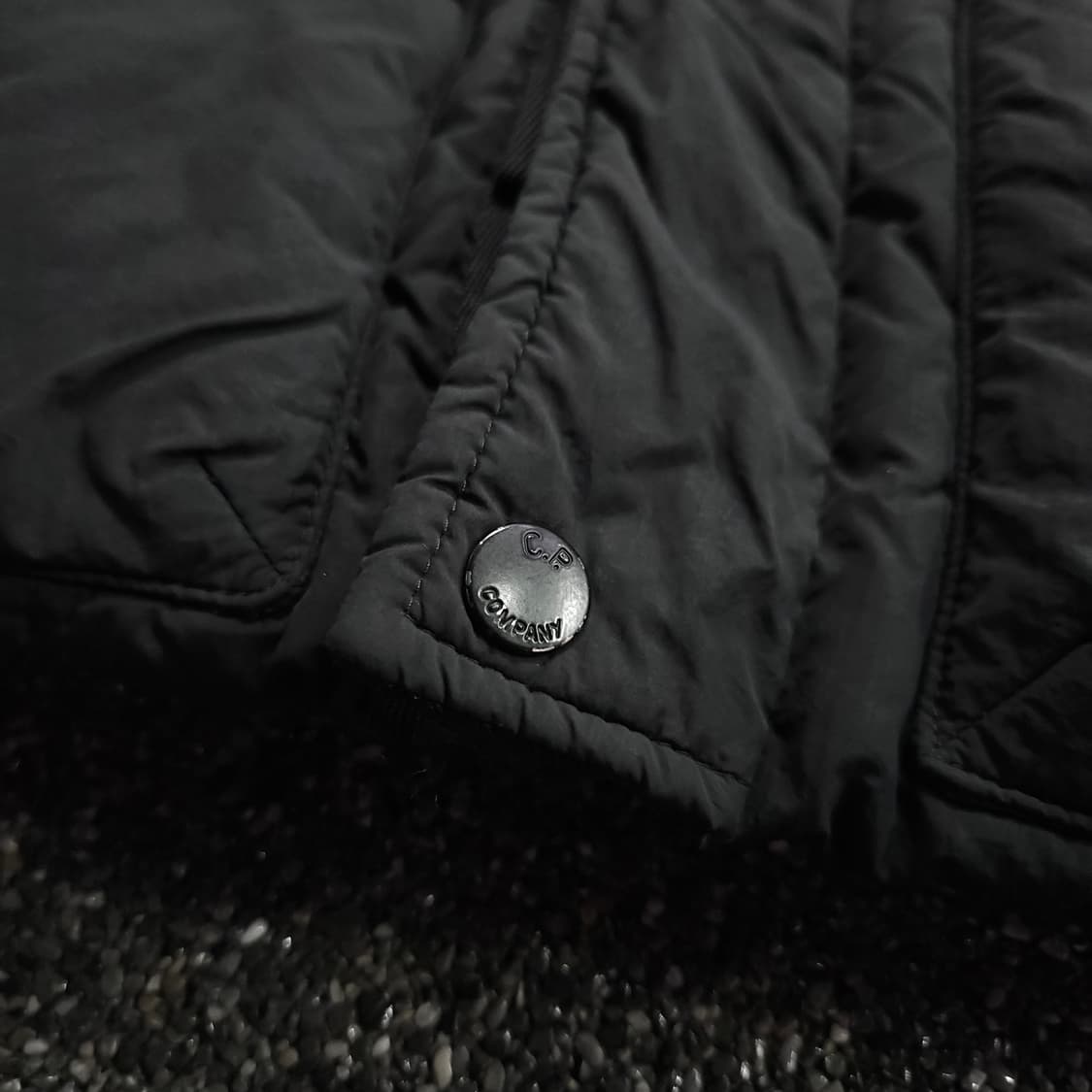 CP 컴퍼니 고글 후드 퀼티드 다운 패딩 (XL) 상품이미지6