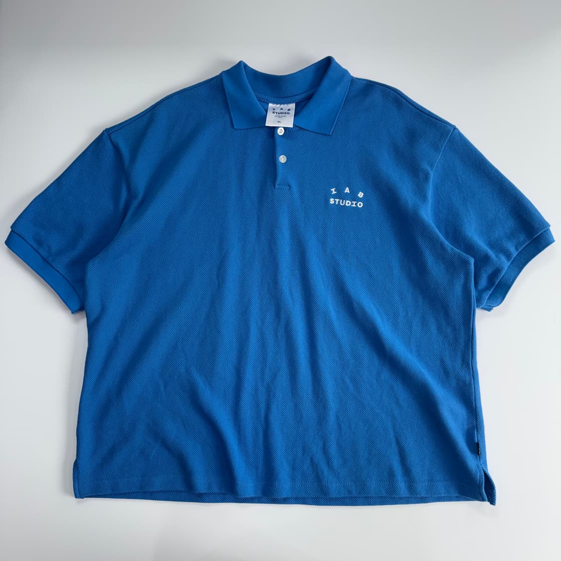 I A B studio 아이앱 스튜디오 블루 니트 반팔 카라티  상품이미지3
