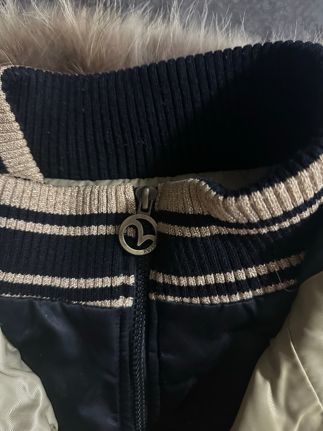 EVISU 에비수 후드 퍼 자켓 XL 골드 상품이미지2