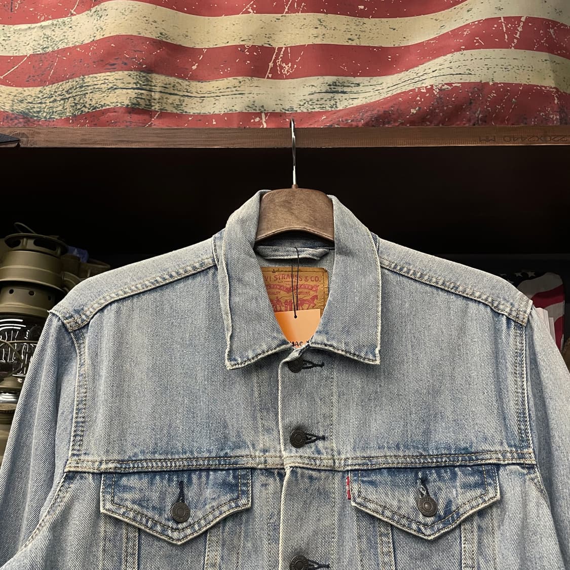 리바이스 빈티지 워시드 데님 트러커 자켓 상품이미지3