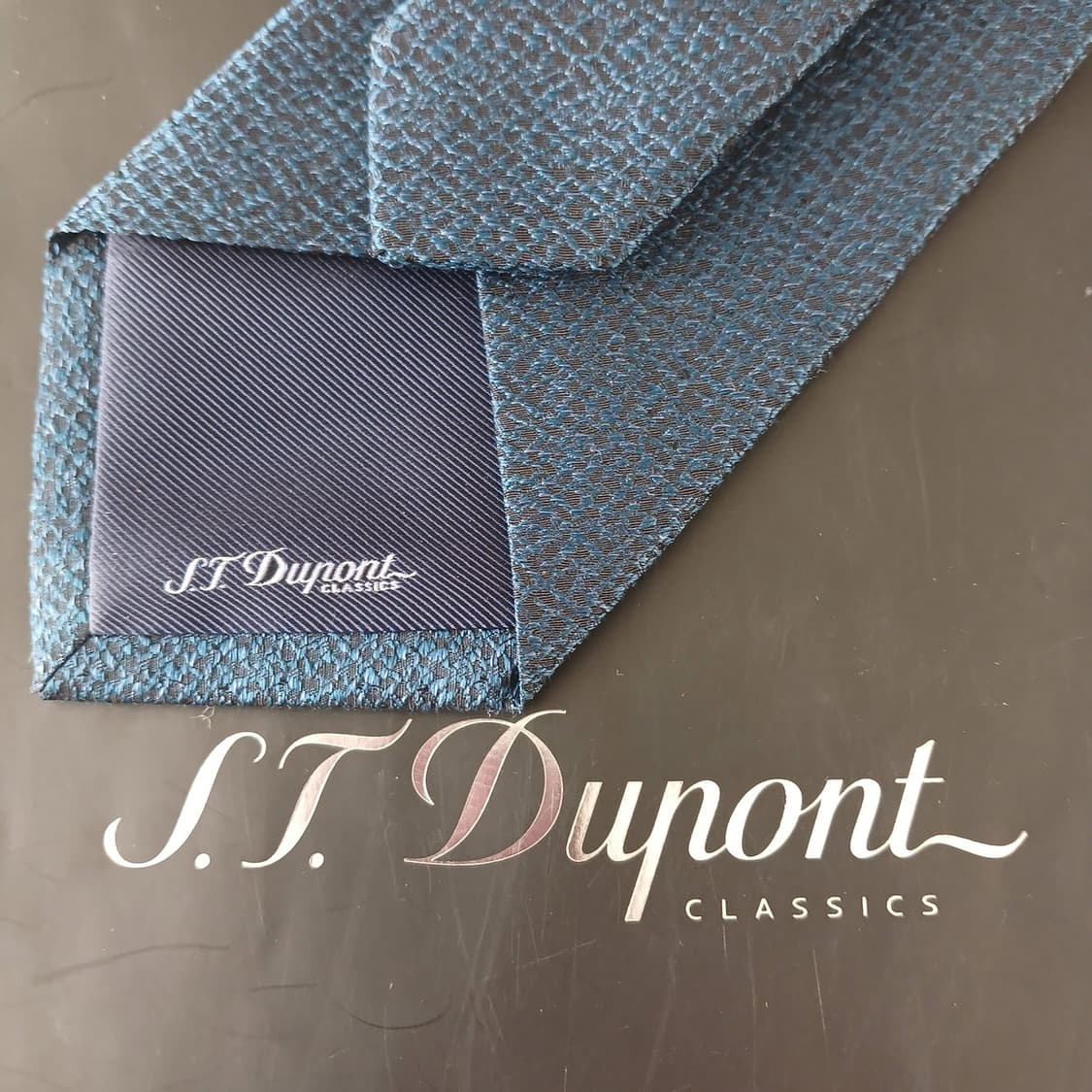 듀퐁 실크 네이비 로고 포인트 넥타이 8.2cm A+등급 A19276
 상품이미지6