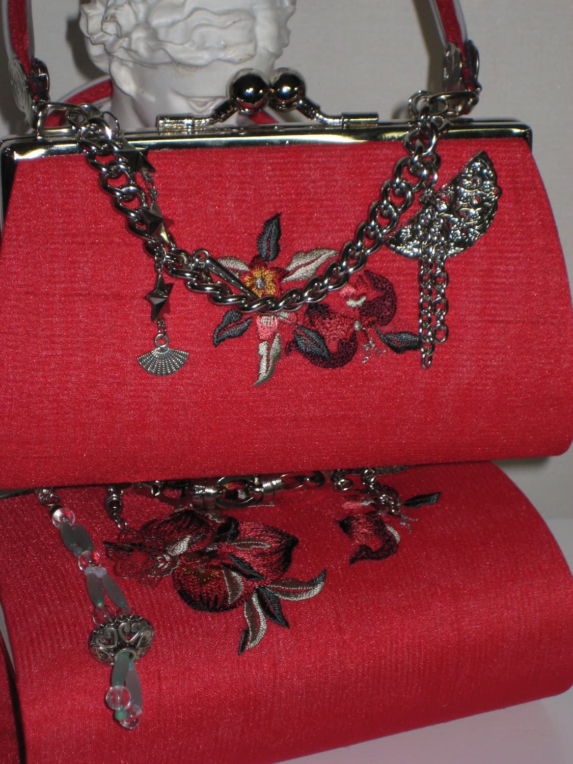 오리엔탈 레드 자수 도트 클러치백 체인메이드 상품이미지4