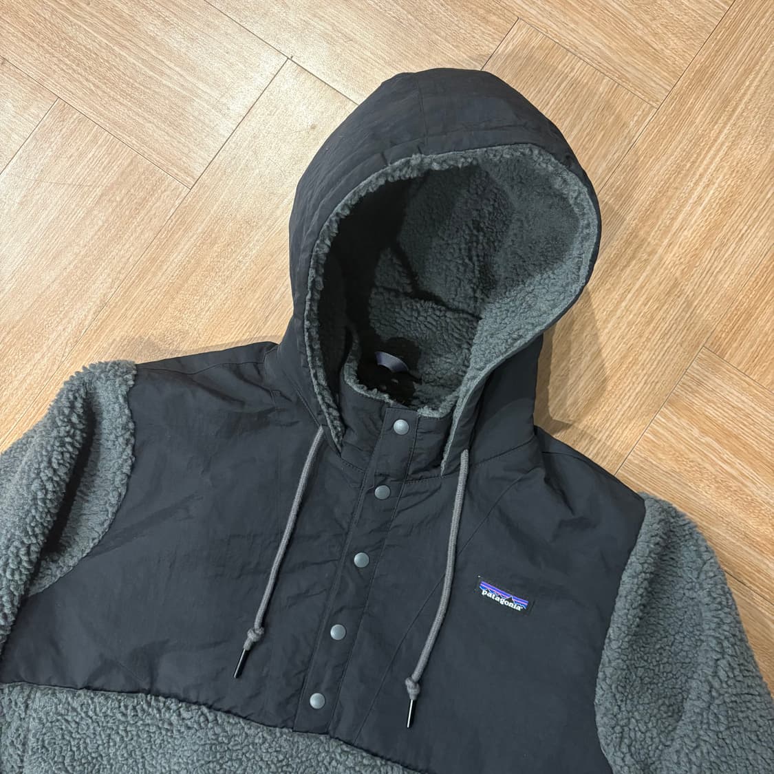 파타고니아 블랙&그레이 쉘드 레트로 X 플리스 풀오버 상품이미지2