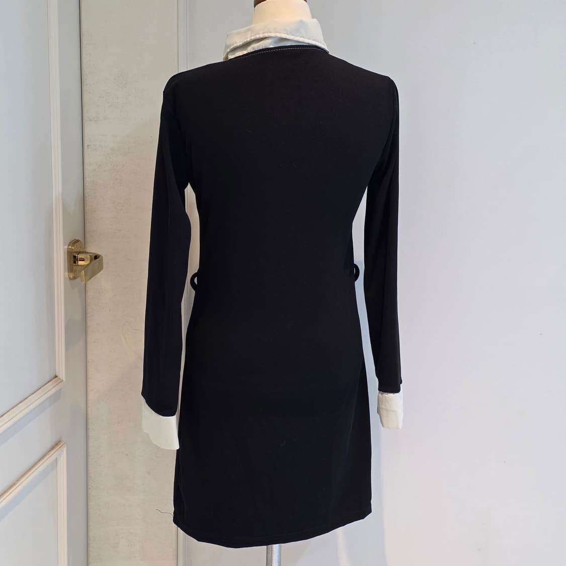 공겜여주st 블랙x화이트 셔츠슬림원피스 상품이미지4