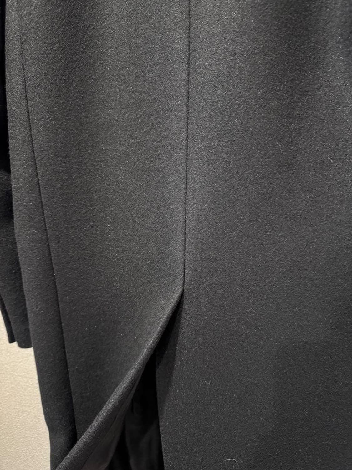 [라이즈 원빈님 착용] 생로랑 23ss 피크드 라펠 더블 브레스티드 코트 상품이미지9