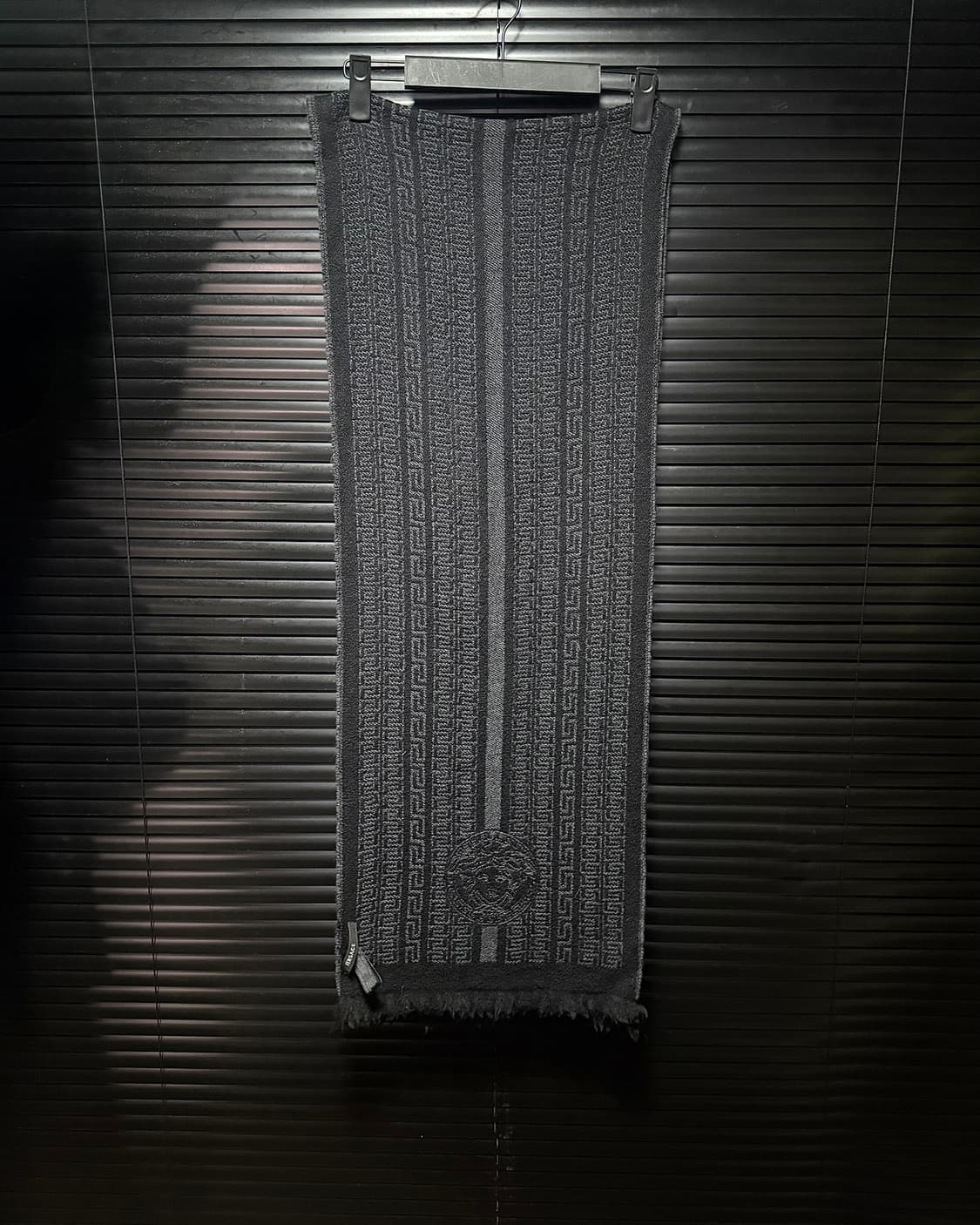 베르사체 메두사 블랙 검정 차콜 라나 울 머플러 목도리 고스 펑크 락시크 상품이미지3