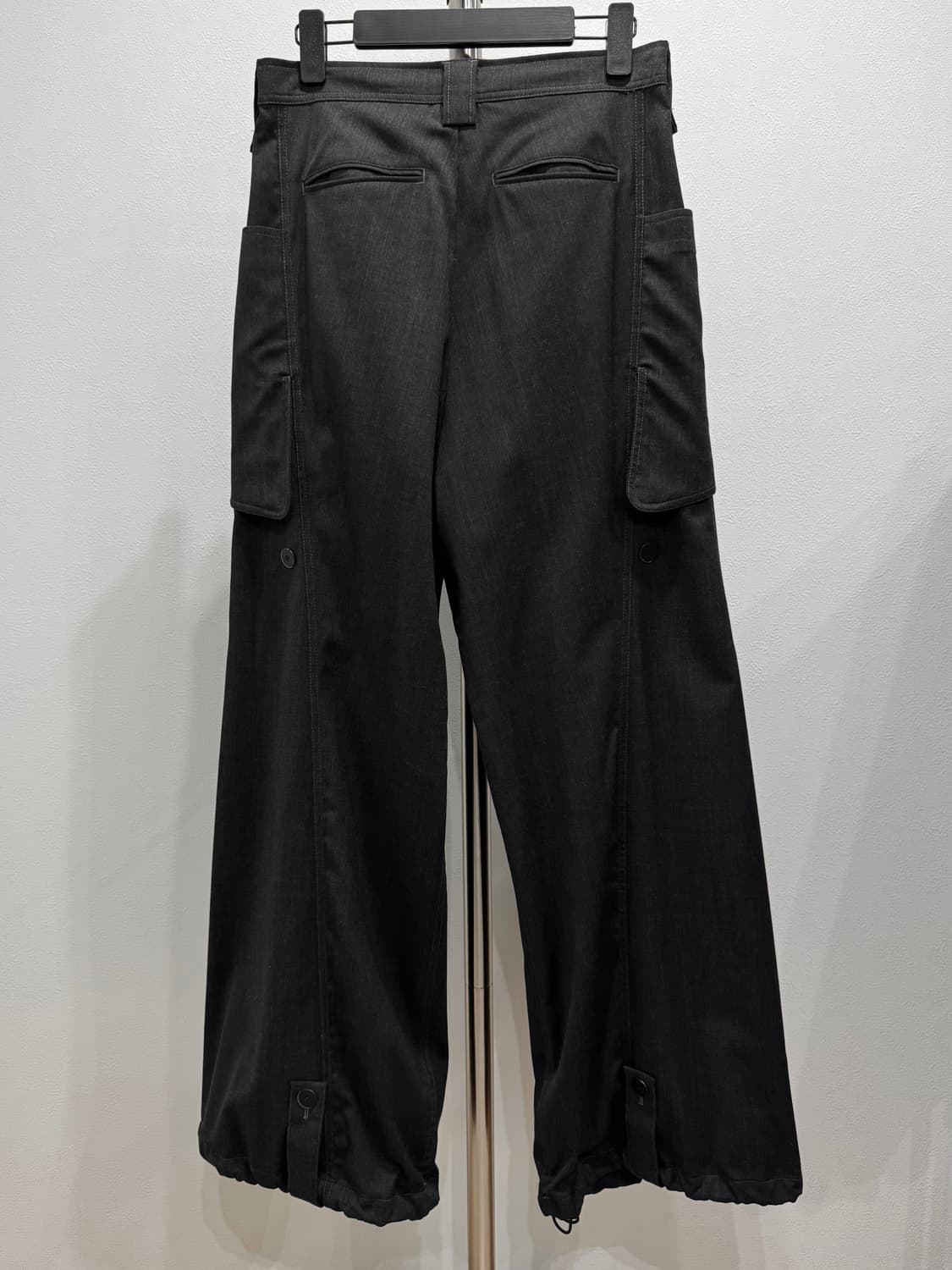 키코코스타디노브 MENO 트라우저 차콜 상품이미지4