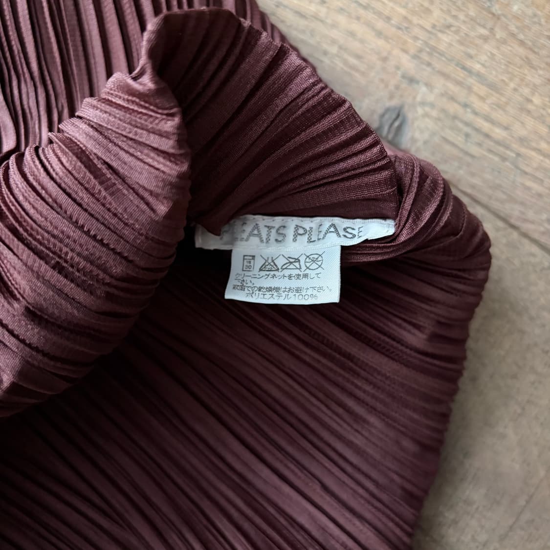 Ruffle Cutoff Detail Pleats Blouse 상품이미지5