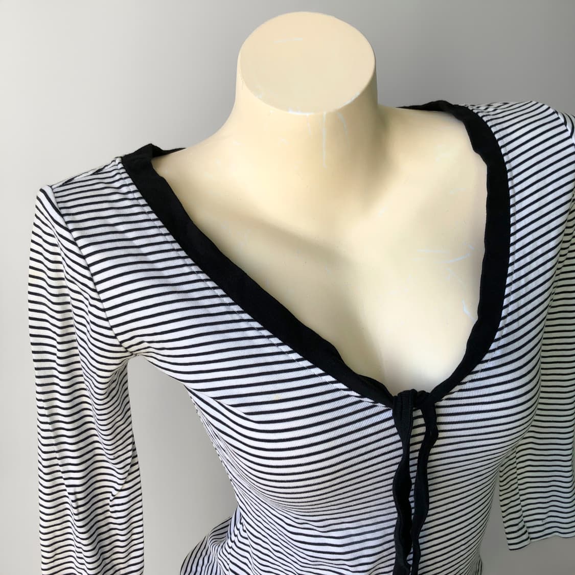 스트라이프 딥 넥 리본 7부 티셔츠 상품이미지2