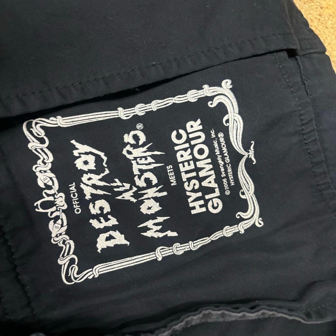 히스테릭 글래머 히글 백 프린팅 캔뱃지 블랙 자켓 상품이미지7