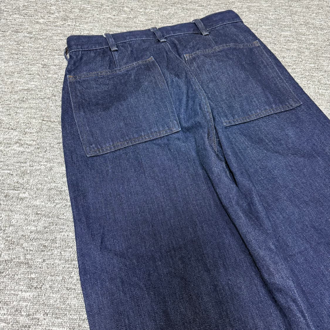 유니클로 와이드 테이퍼드 팬츠 | 상태 좋음 상품이미지3